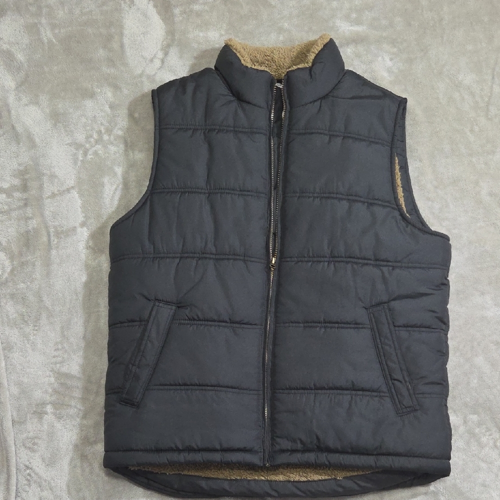 American Threads Quilted Black Vest with Brown Sherpa Lining